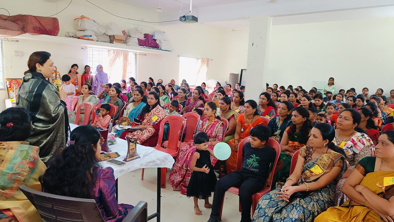 नागवडे इंग्लिश स्कूलमध्ये रंगली पाककला, वेशभूषा, अंताक्षरी स्पर्धा.