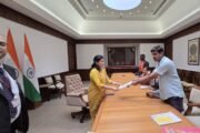 शेतकरी पठ्याने भरला उपराष्ट्रपती पदासाठी अर्ज.